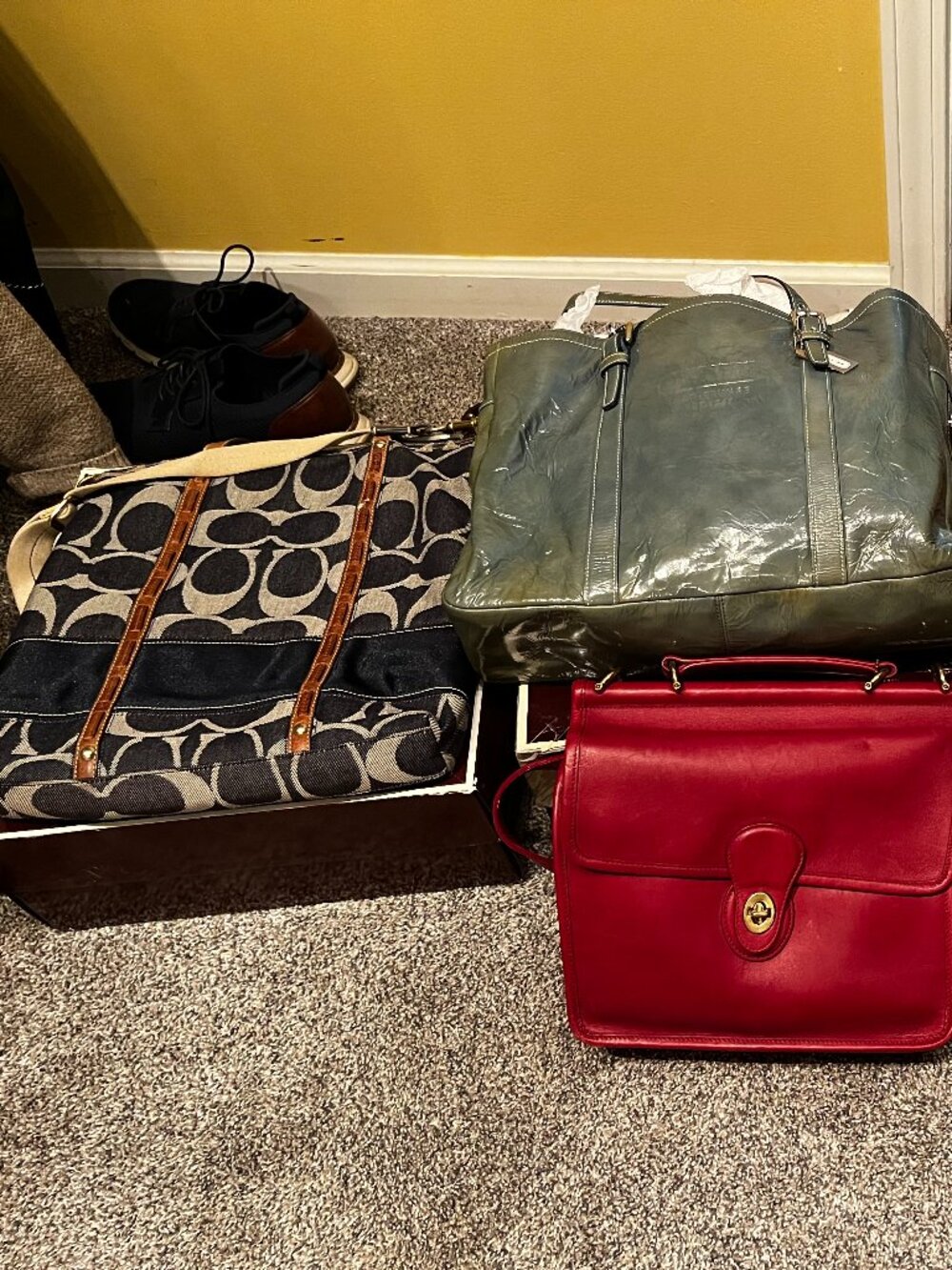Coach Bags - Picture 2 of 3